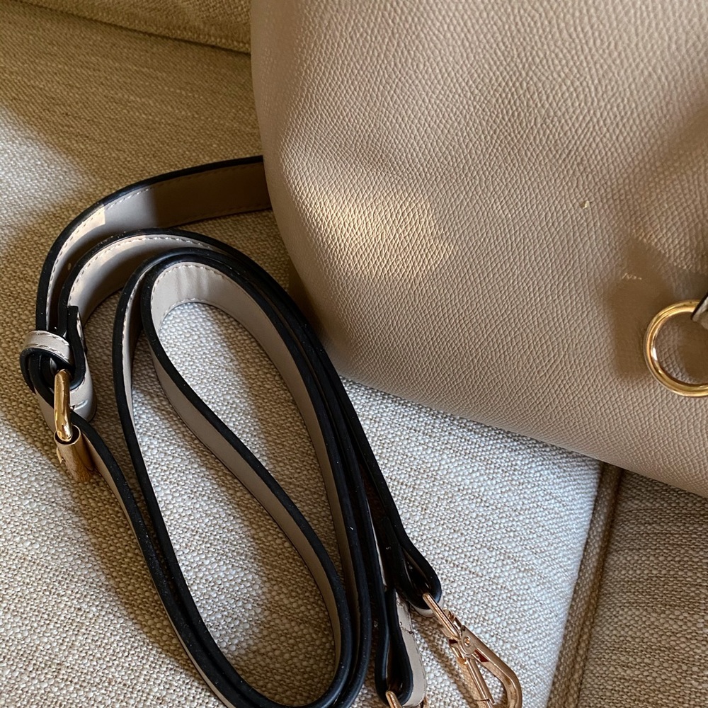 Tan Purse - Picture 7 of 8